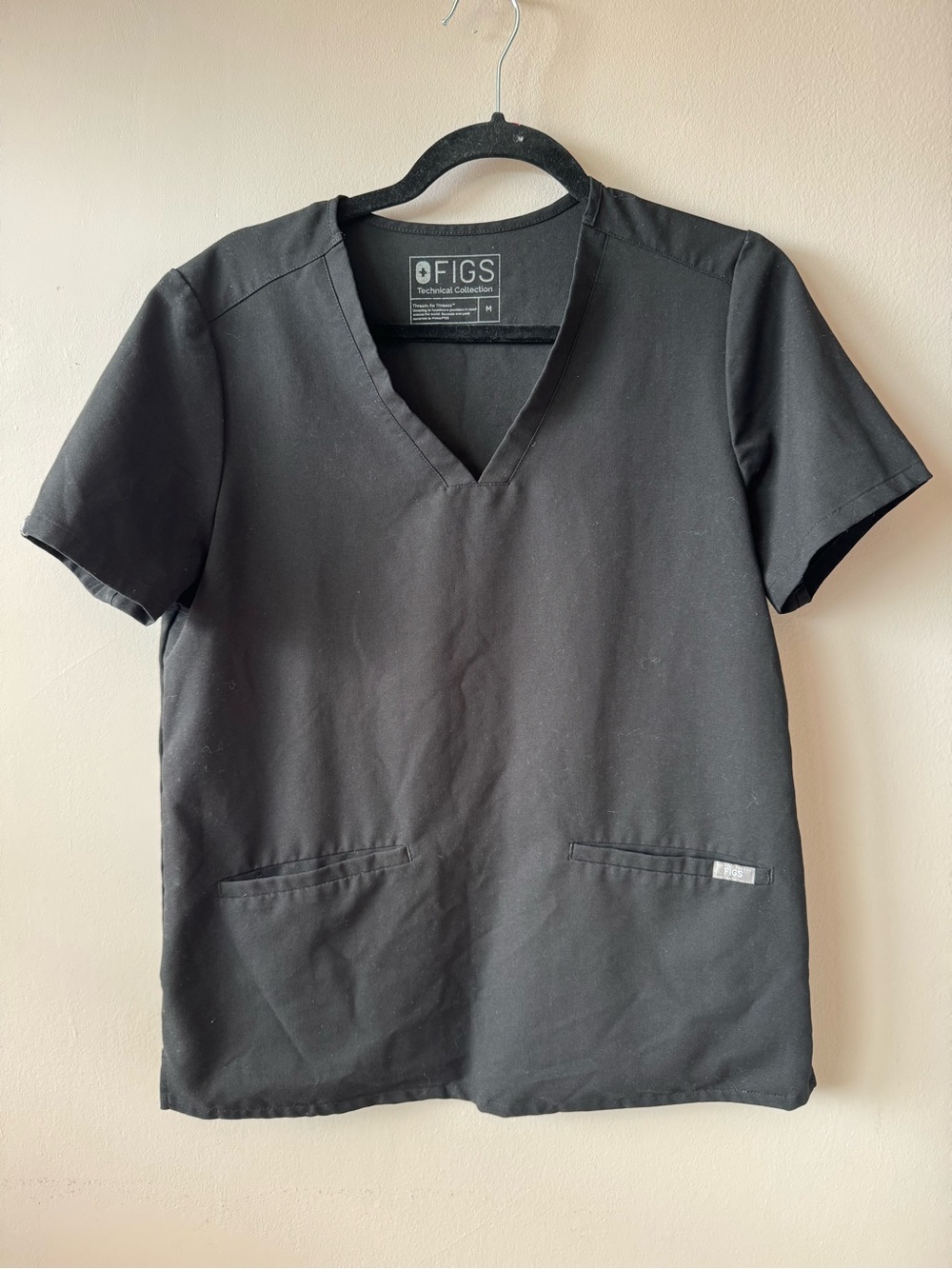 Figs Women’s Casma Three-Pocket Scrub in Black Size Medium